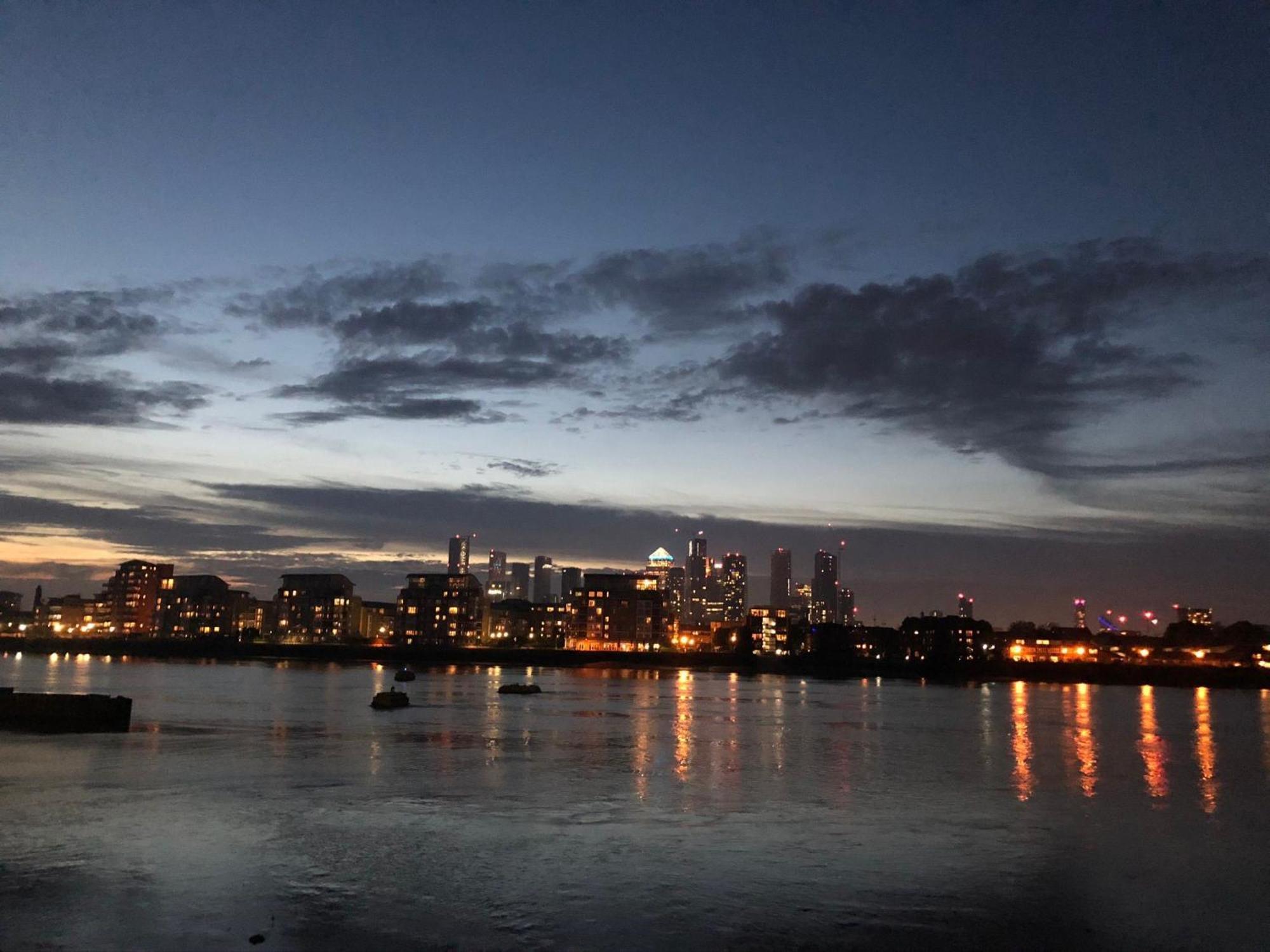 Greenwich Apartment With A River View & Balcony Near The 02 Arena & North Greenwich With Free Wifi & Fast Links Into Central لندن المظهر الخارجي الصورة
